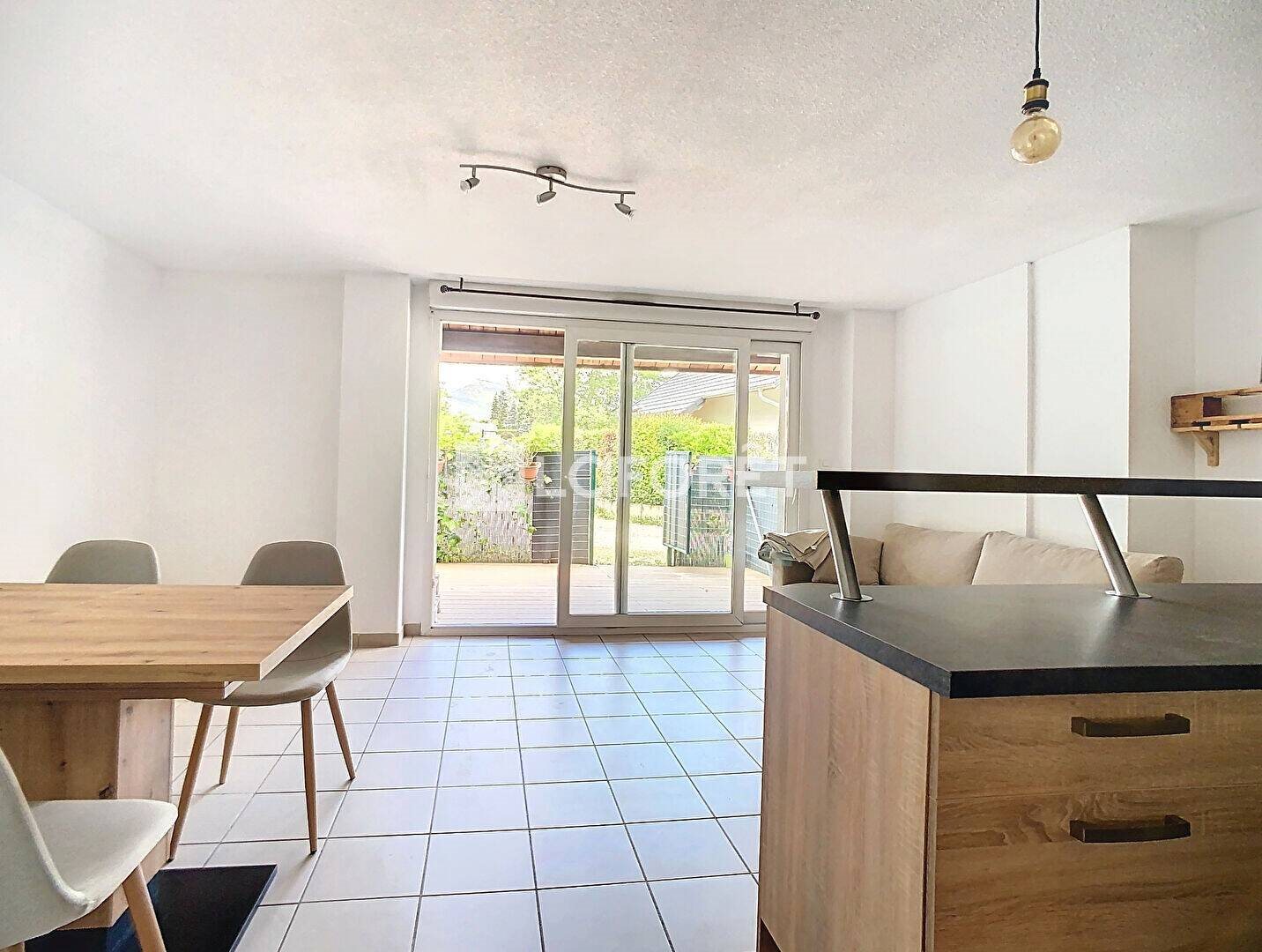 Appartement à louer, 53m², Saint-Jeoire-Prieuré