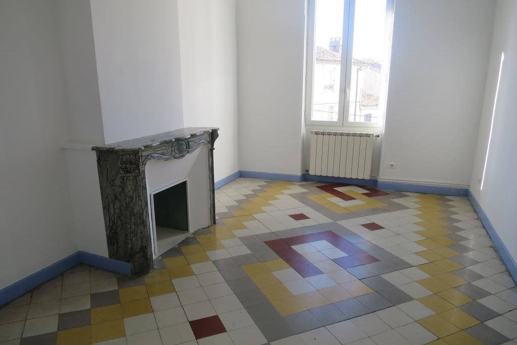 Appartement à louer, 68m², Nîmes