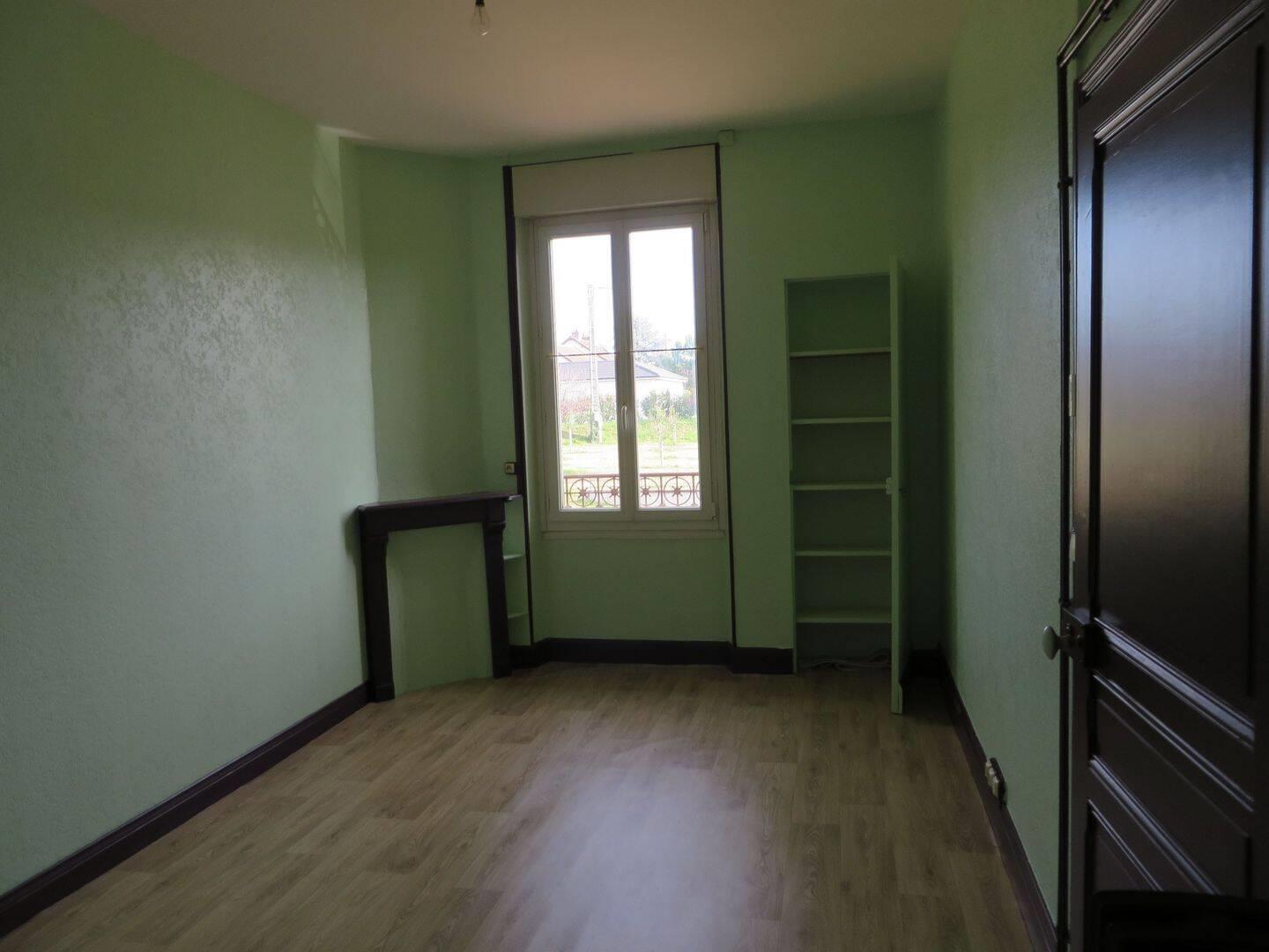 Appartement à louer, 71m², Domérat
