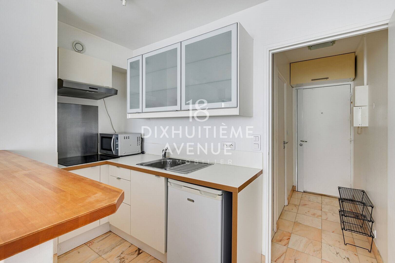 Appartement à louer, 24m², Paris 18ème