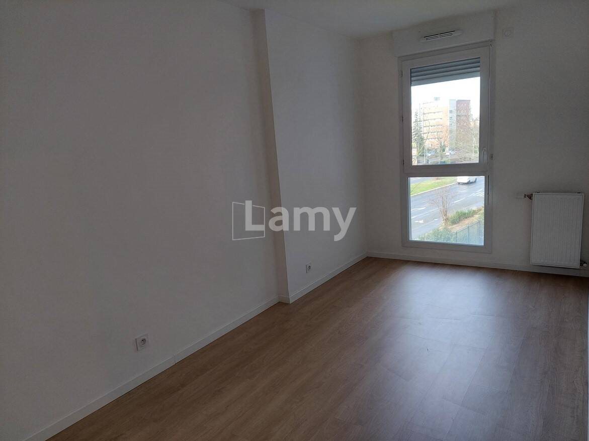 Appartement à louer, 64m², Cergy