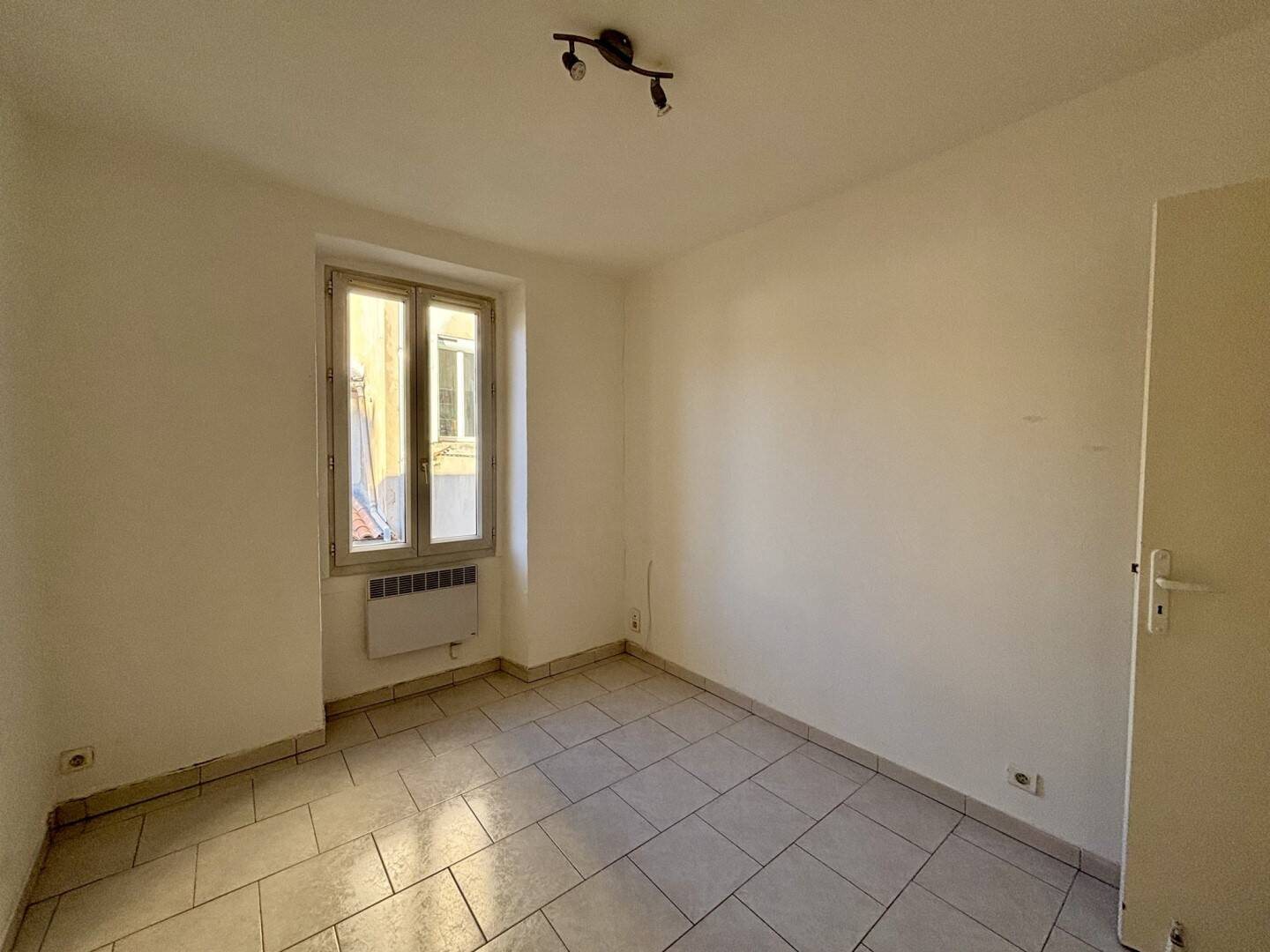 Appartement à louer, 24m², Marseille 6ème