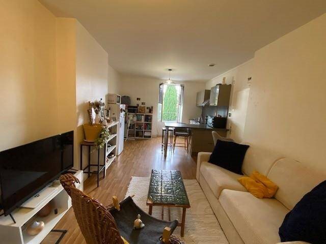 Appartement à louer, 27m², Saint-Genis-Laval