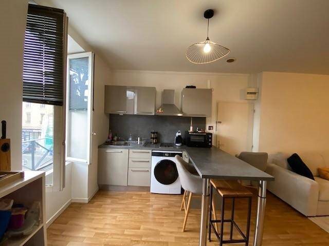 Appartement à louer, 27m², Saint-Genis-Laval