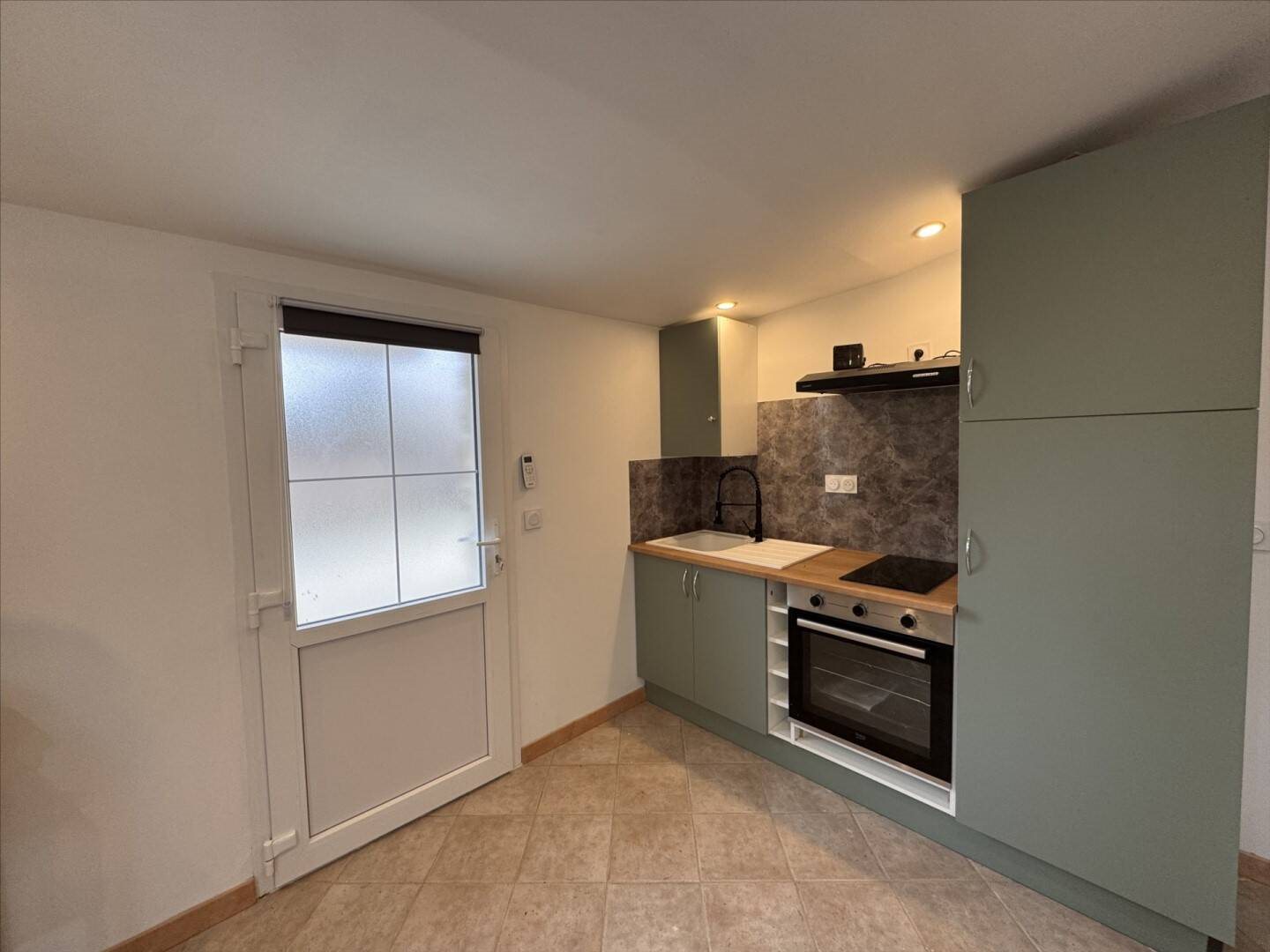 Appartement à louer, 35m², Saint-Restitut