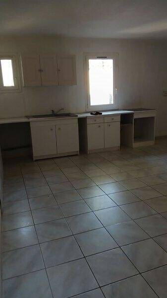 Appartement à louer, 45m², Saint-Maximin-la-Sainte-Baume