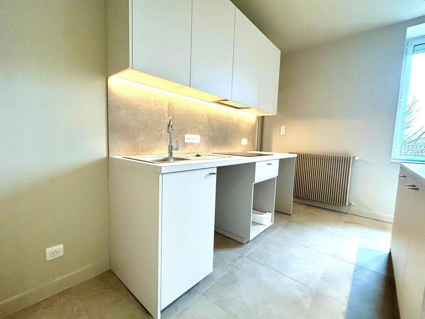 Appartement à louer, 79m², Fuissé