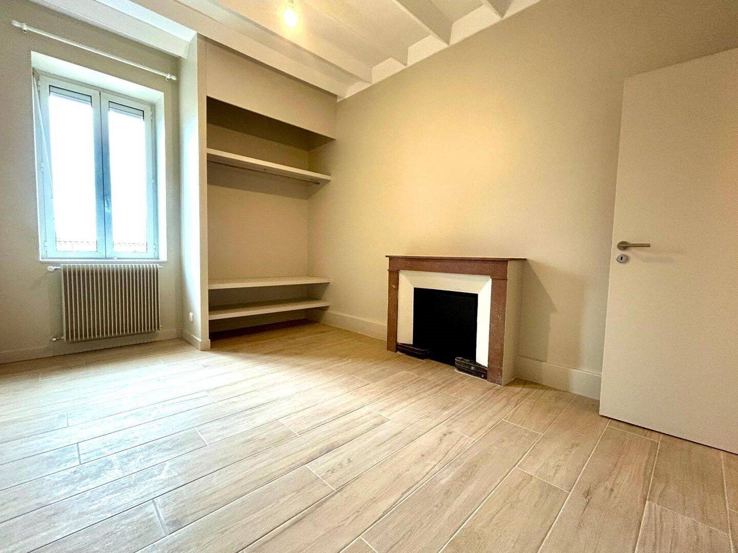 Appartement à louer, 79m², Fuissé