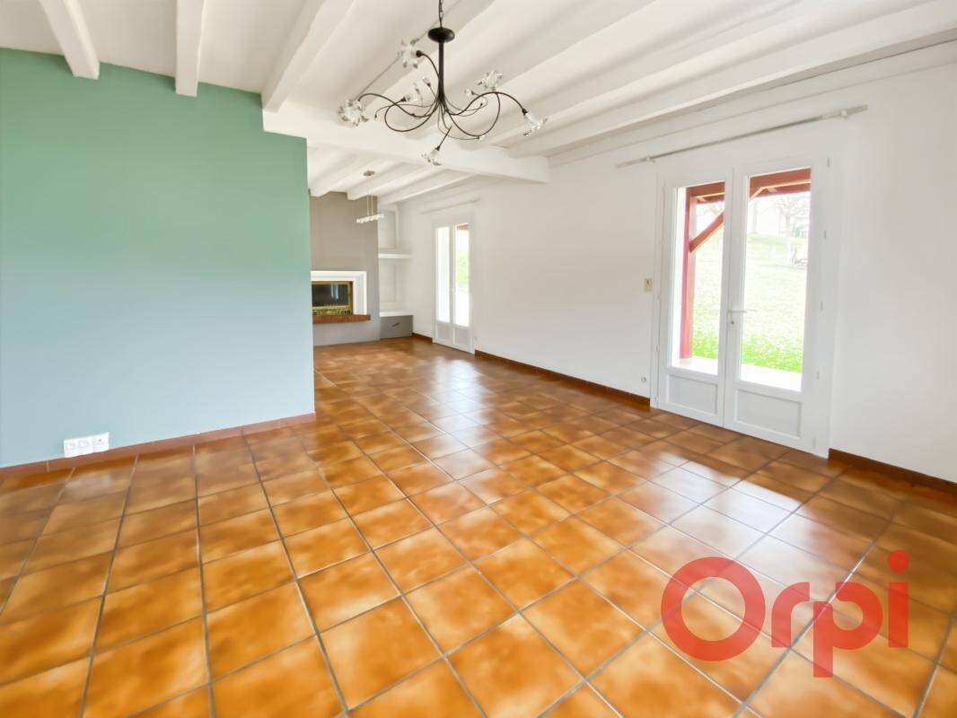 Maison à louer, 133m², Espelette