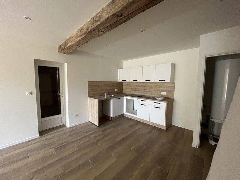 Maison à louer, 81m², Brie-sous-Chalais