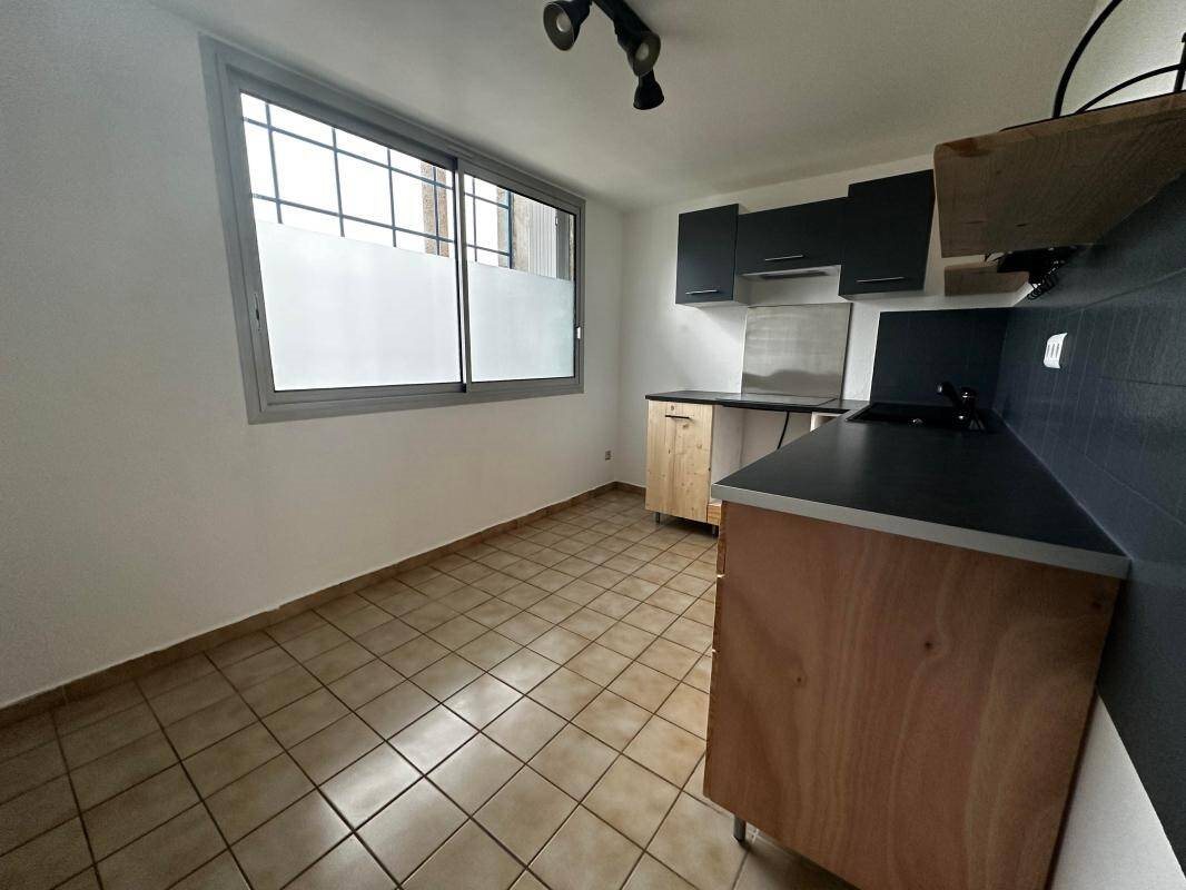 Appartement à louer, 61m², Joyeuse