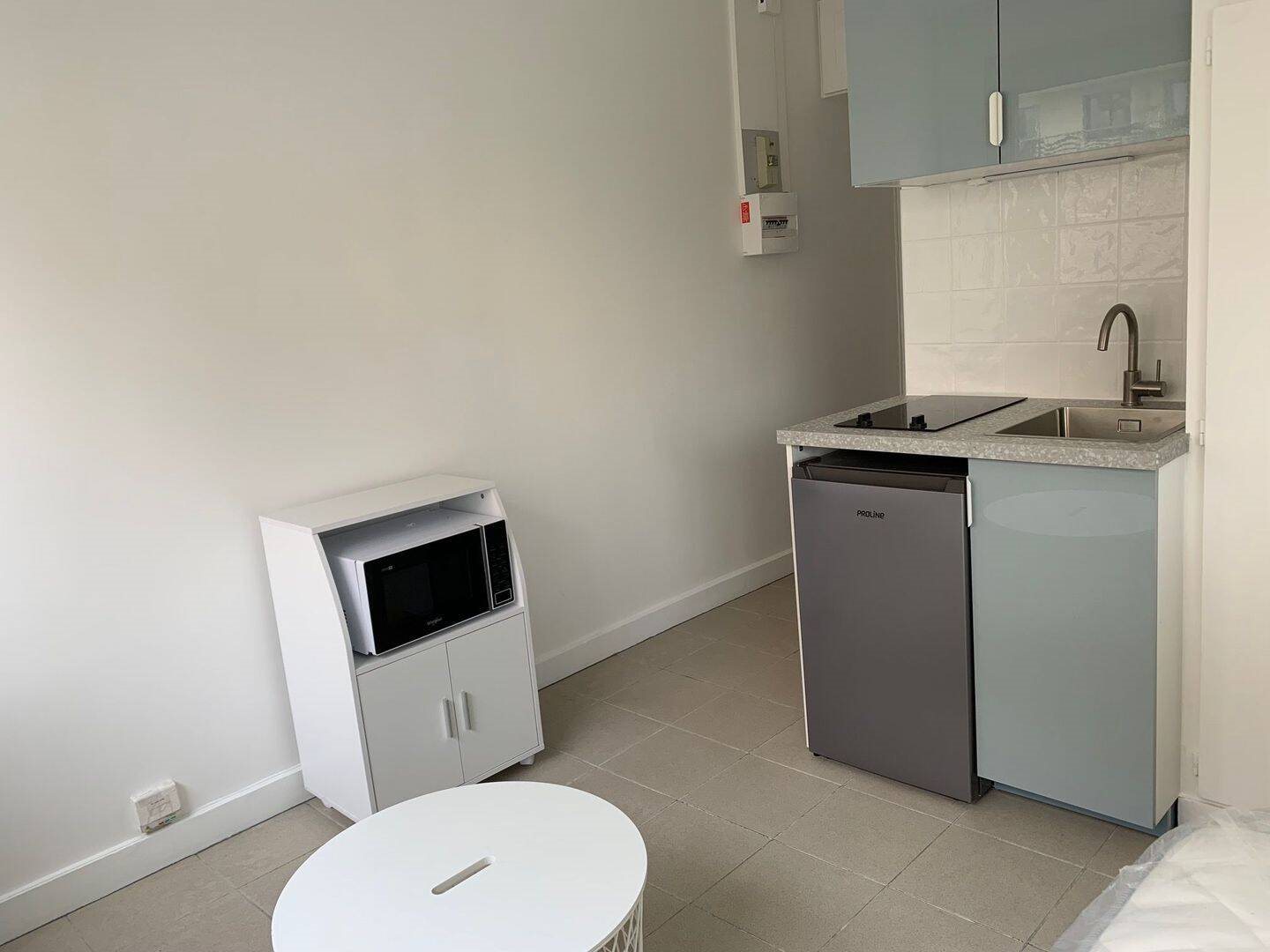 Appartement à louer, 13m², Paris 18ème
