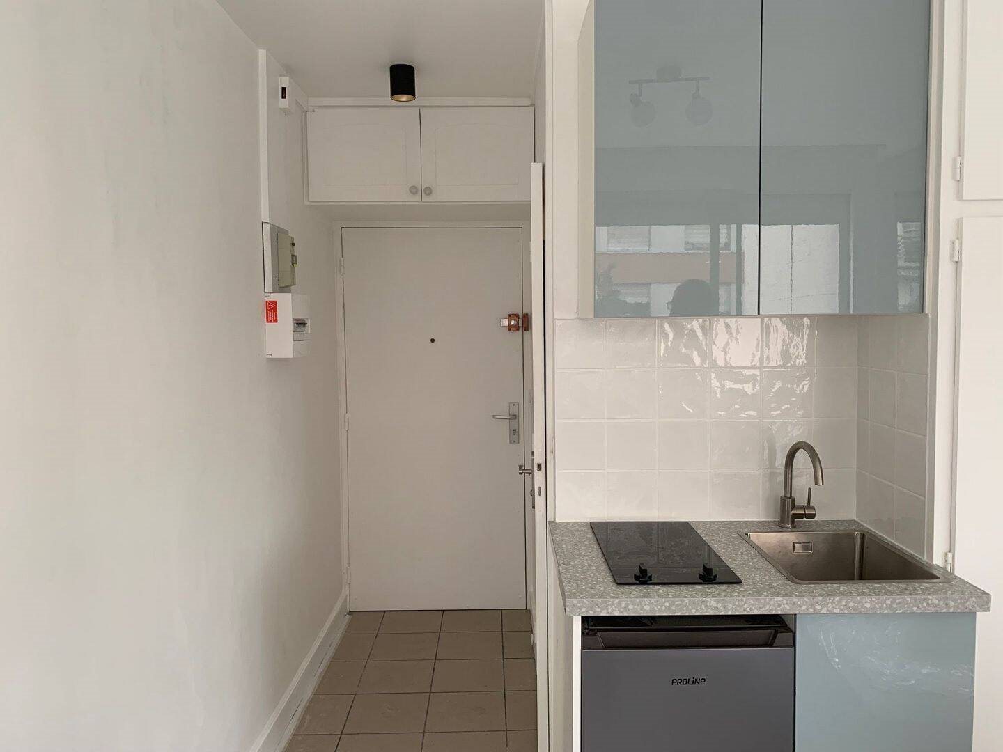 Appartement à louer, 13m², Paris 18ème