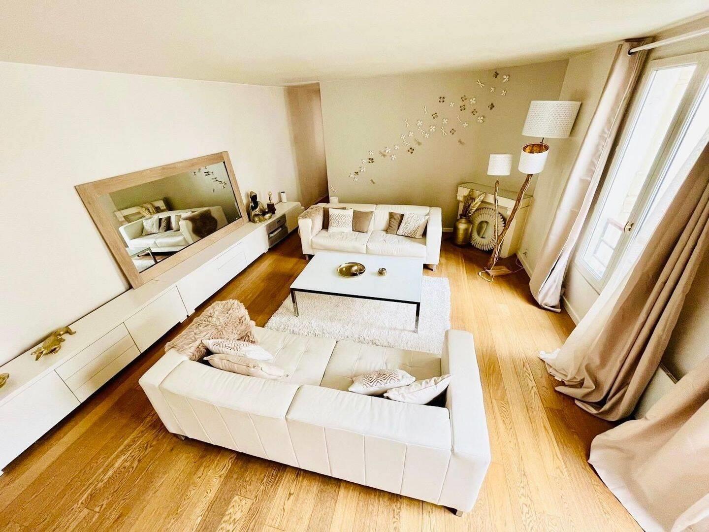 Appartement à louer, 77m², Paris 18ème