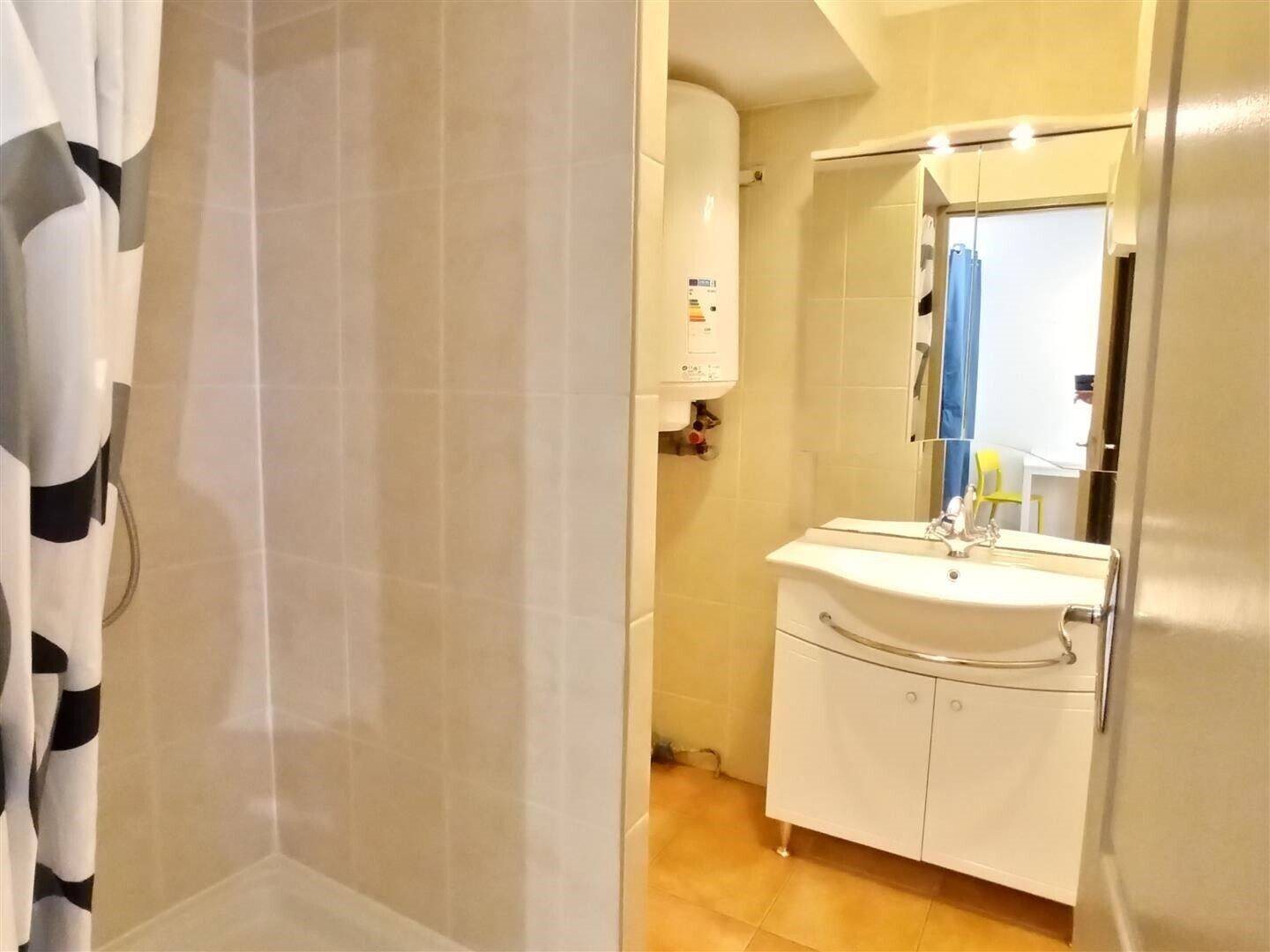 Appartement à louer, 20m², Nîmes