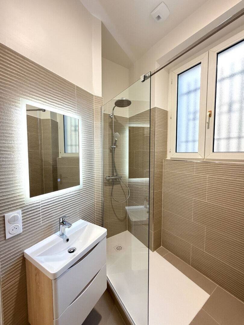 Appartement à louer, 20m², Paris 18ème