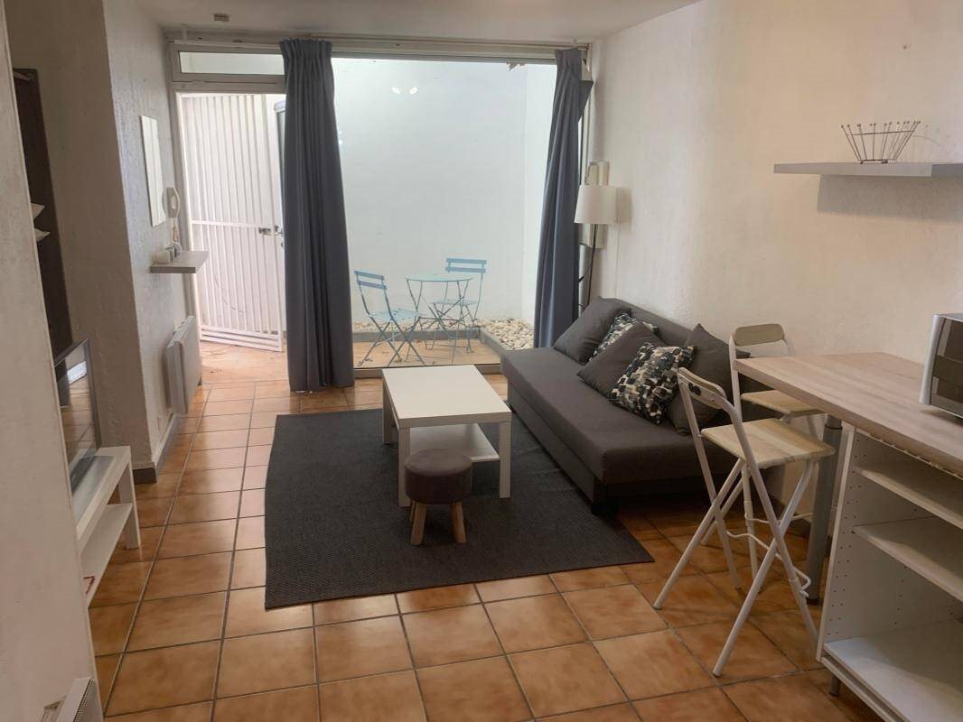 Appartement à louer, 24m², Nîmes