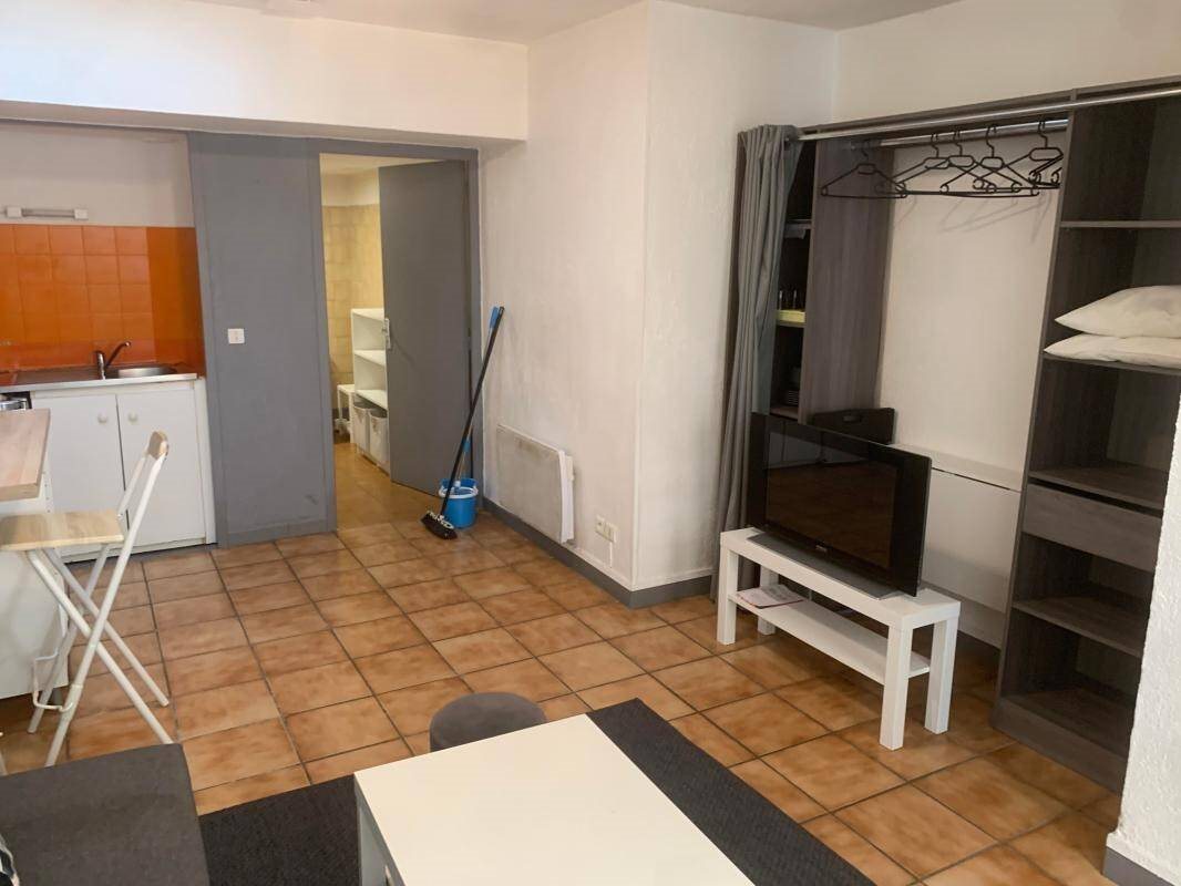Appartement à louer, 24m², Nîmes