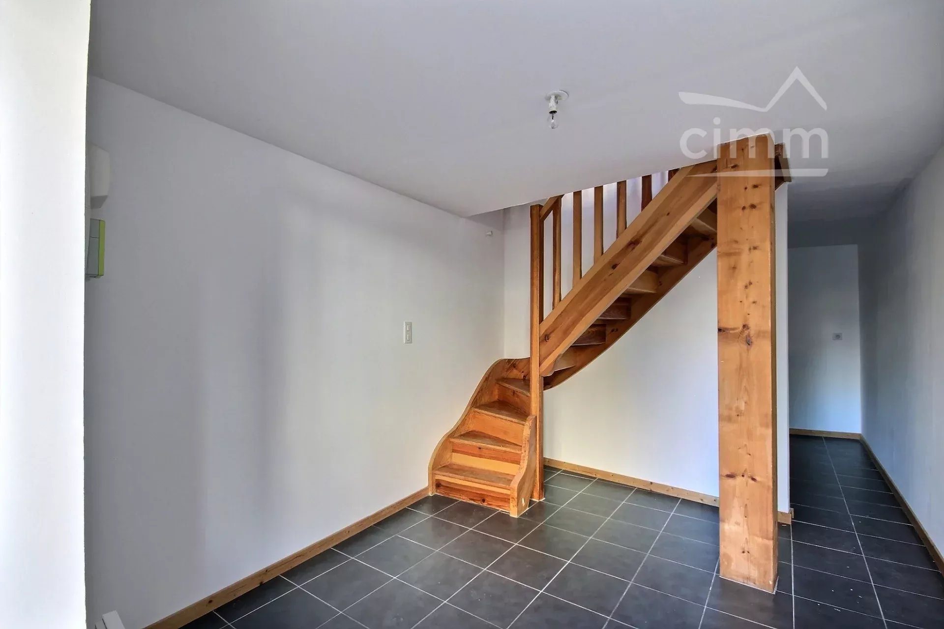 Maison à louer, 72m², Valvignères