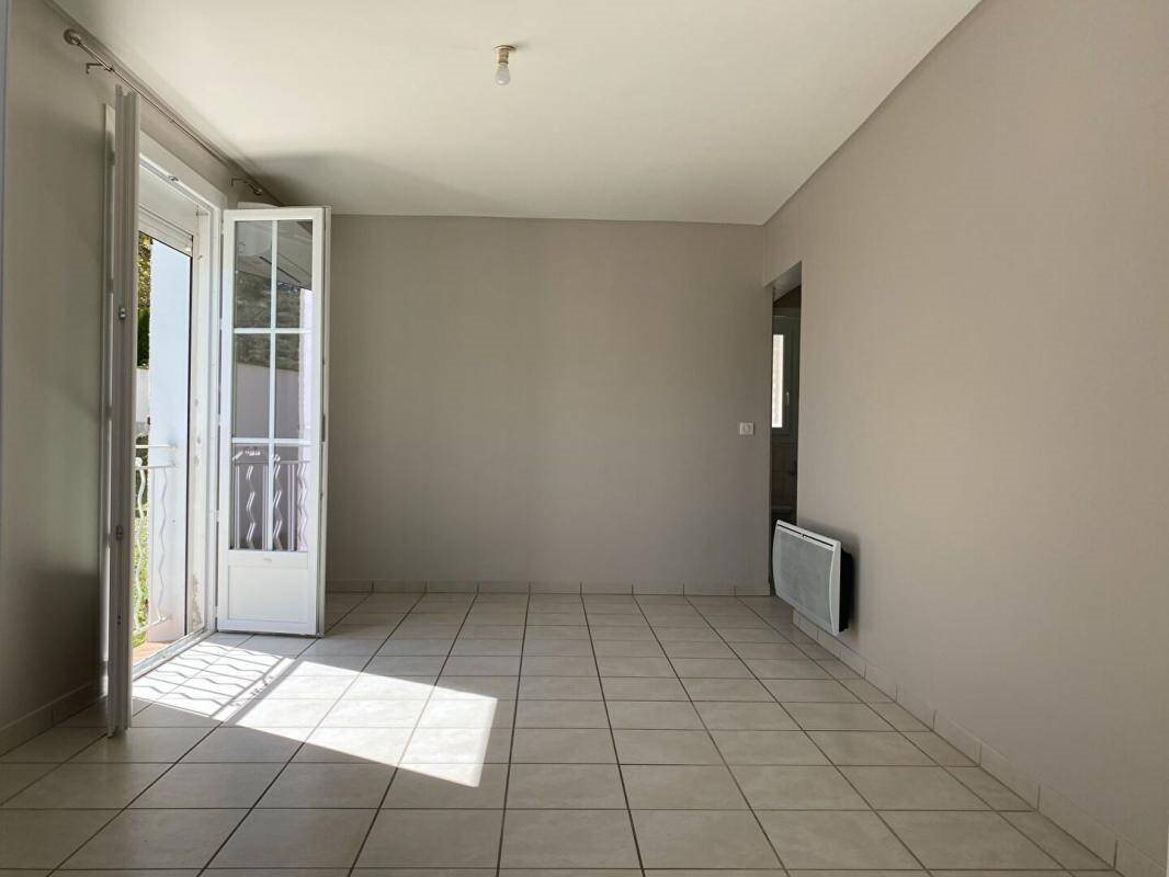 Appartement à louer, 57m², Riez