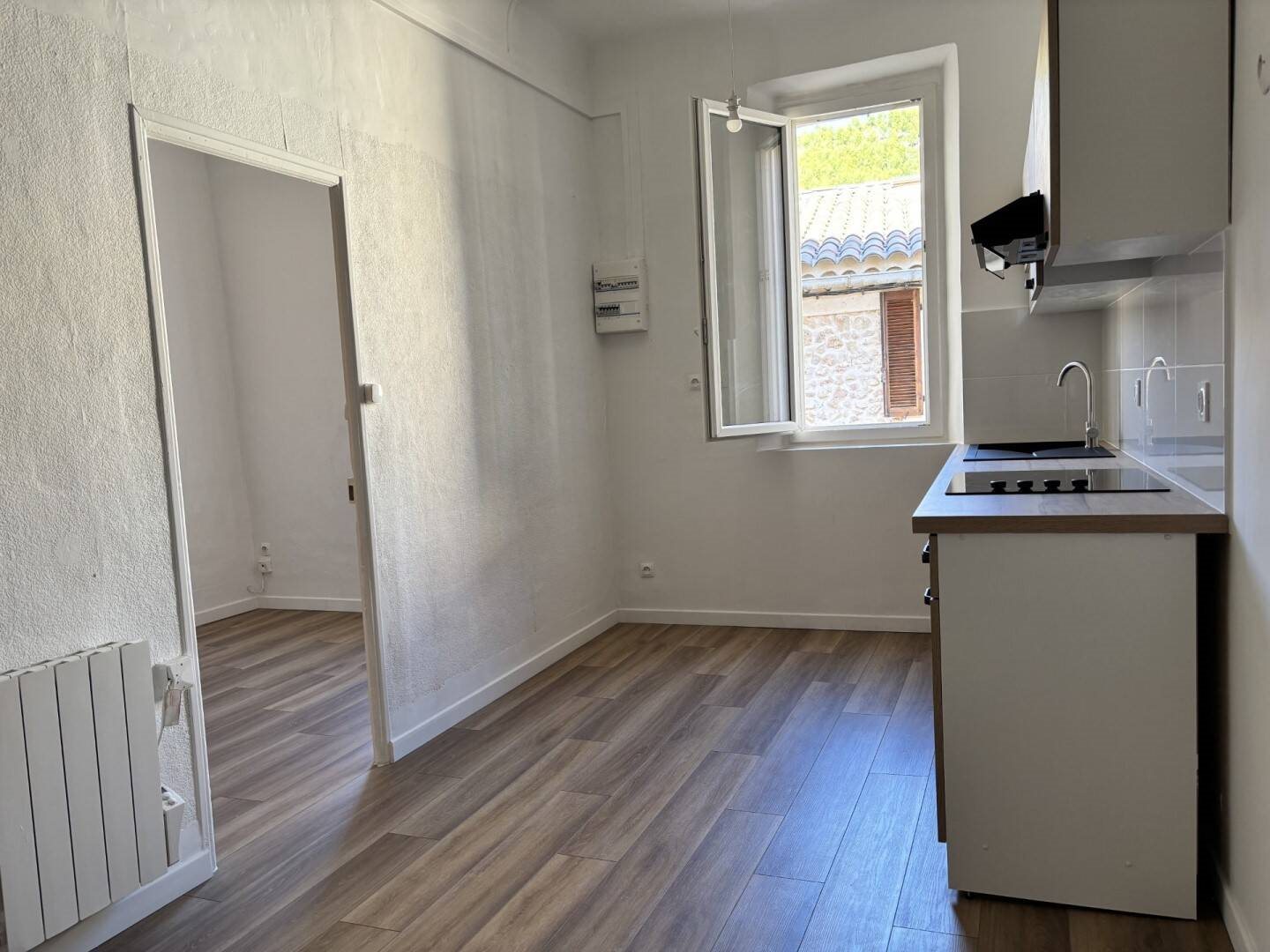 Appartement à louer, 25m², Gémenos