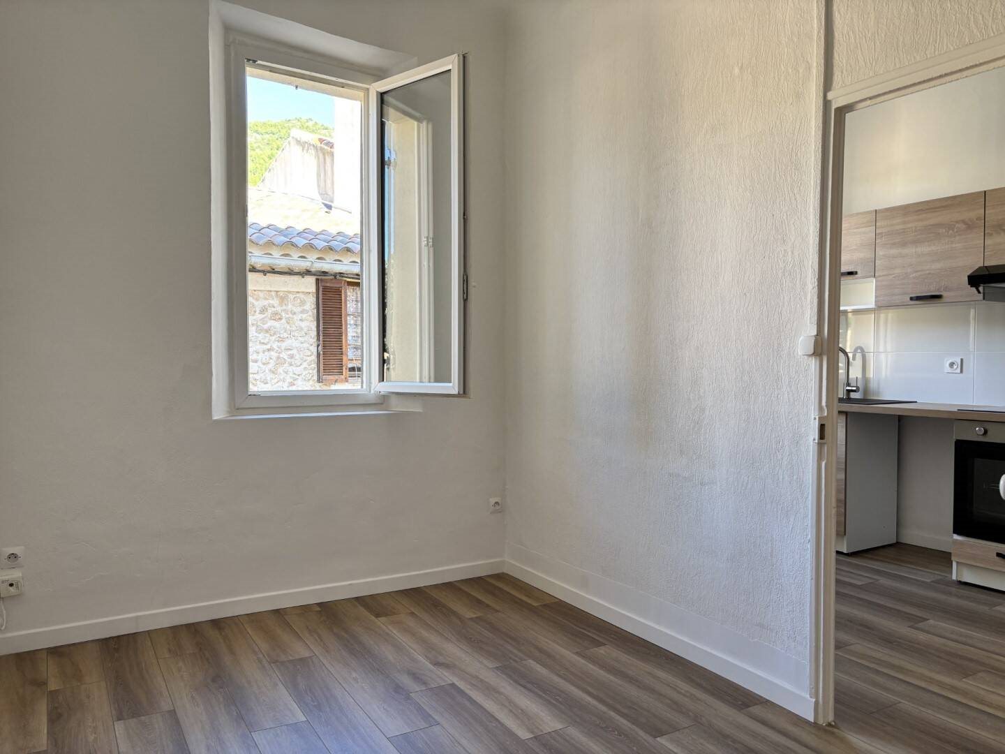 Appartement à louer, 25m², Gémenos