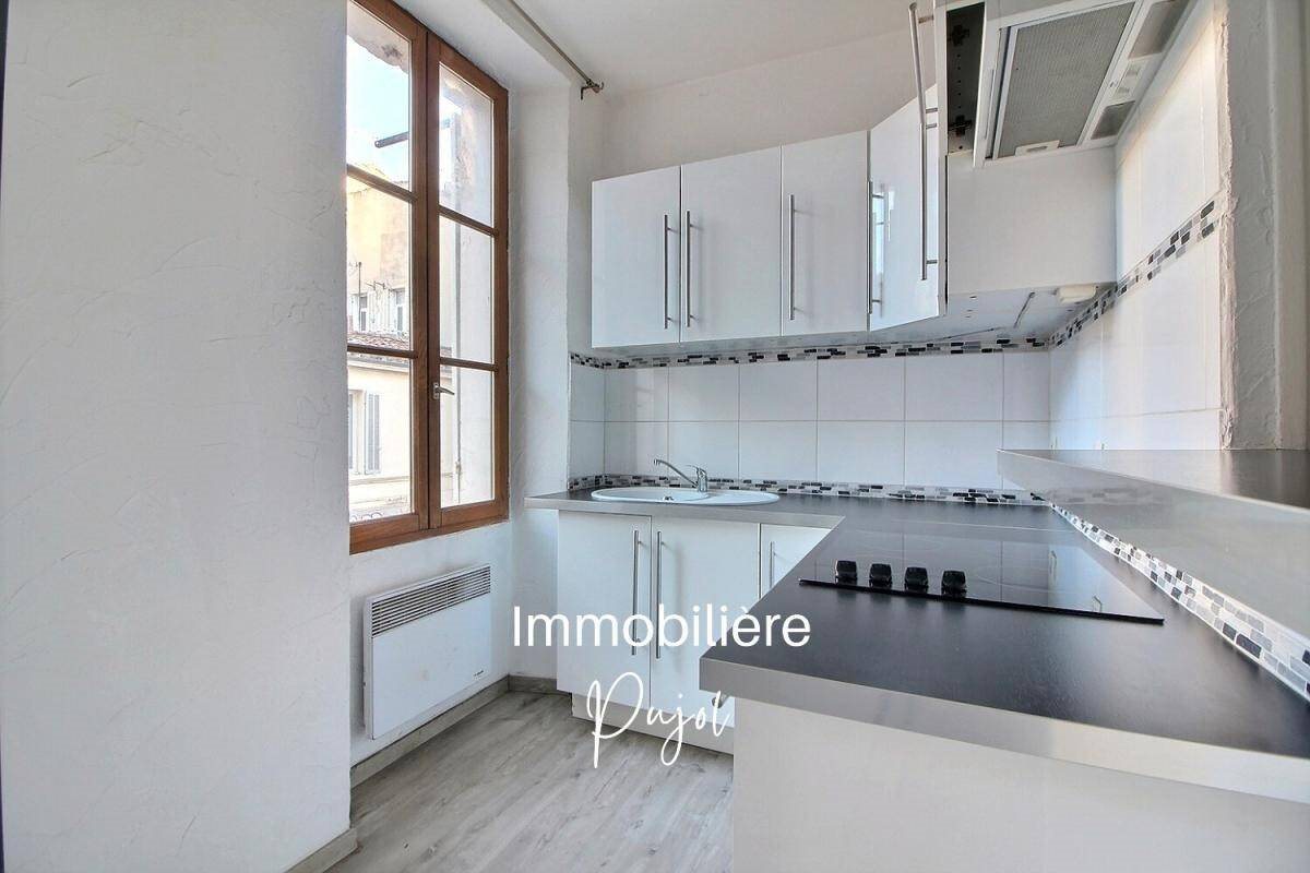 Appartement à louer, 24m², Marseille 5ème