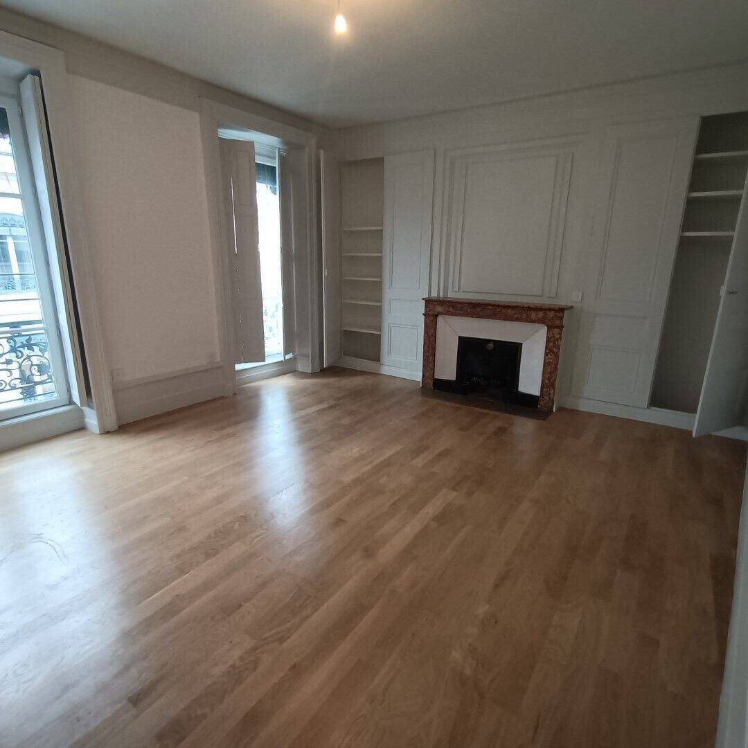 Appartement à louer, 138m², Lyon 1er