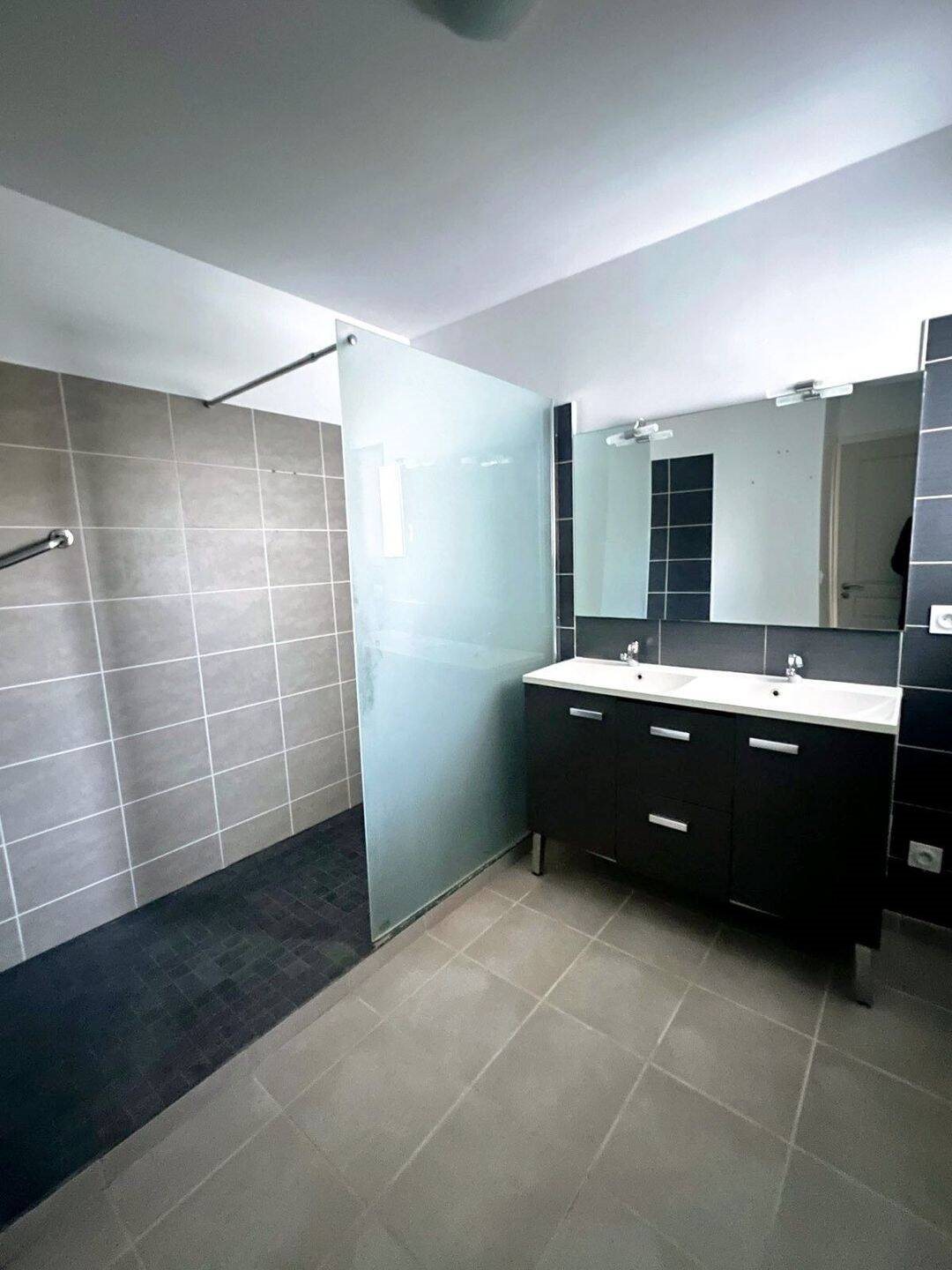 Maison à louer, 85m², Aigues-Mortes