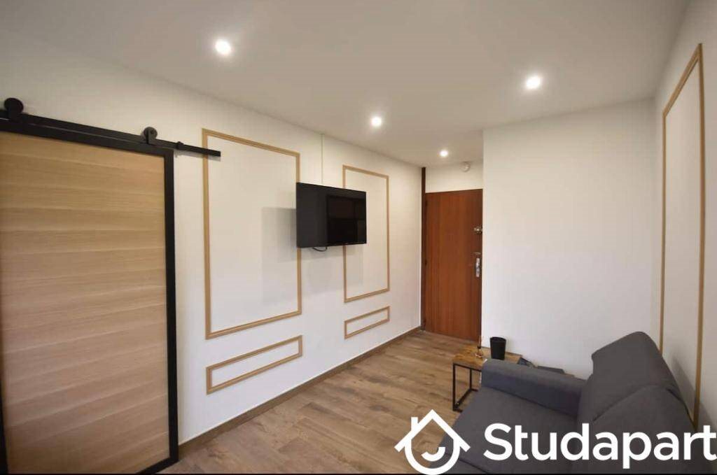 Appartement à louer, 15m², Marseille 8ème