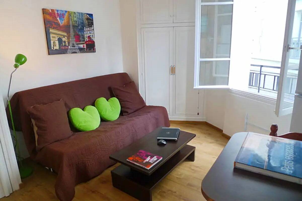 Appartement à louer, 18m², Paris 18ème