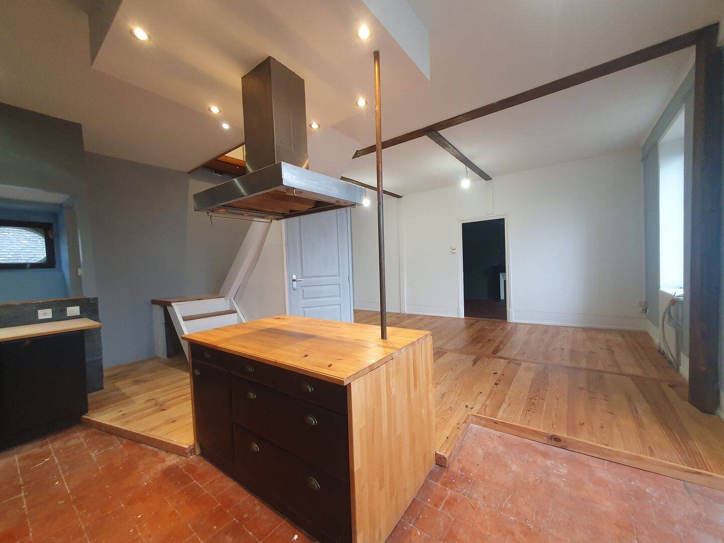 Maison à louer, 300m², Tournus