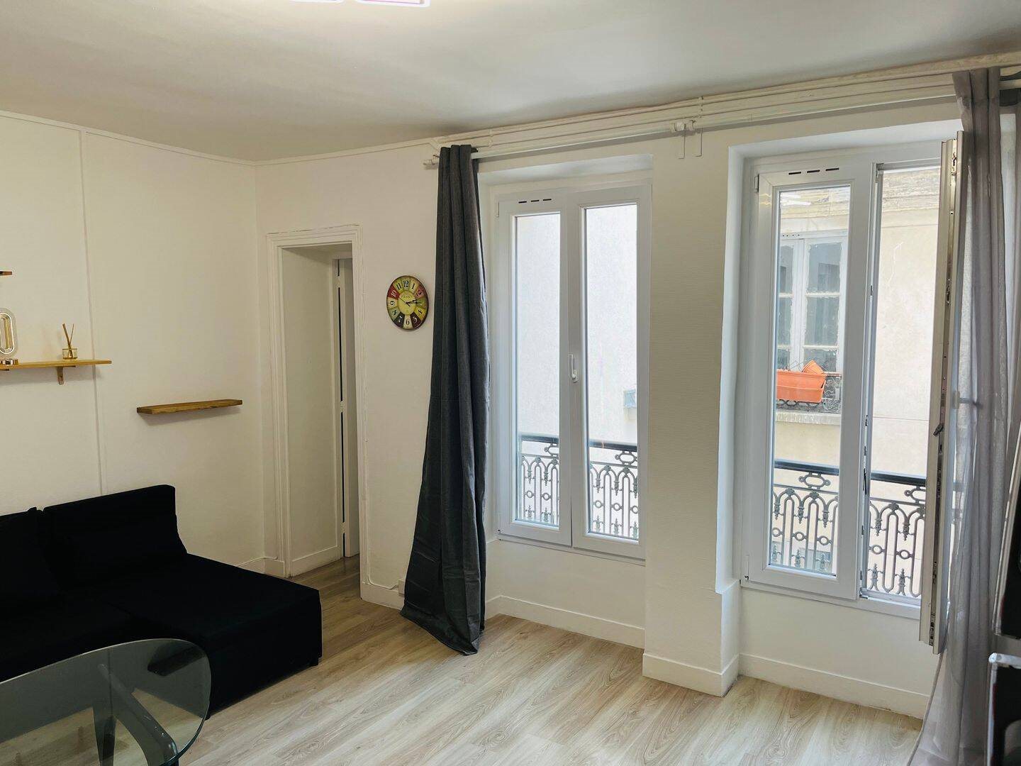 Appartement à louer, 27m², Paris 18ème