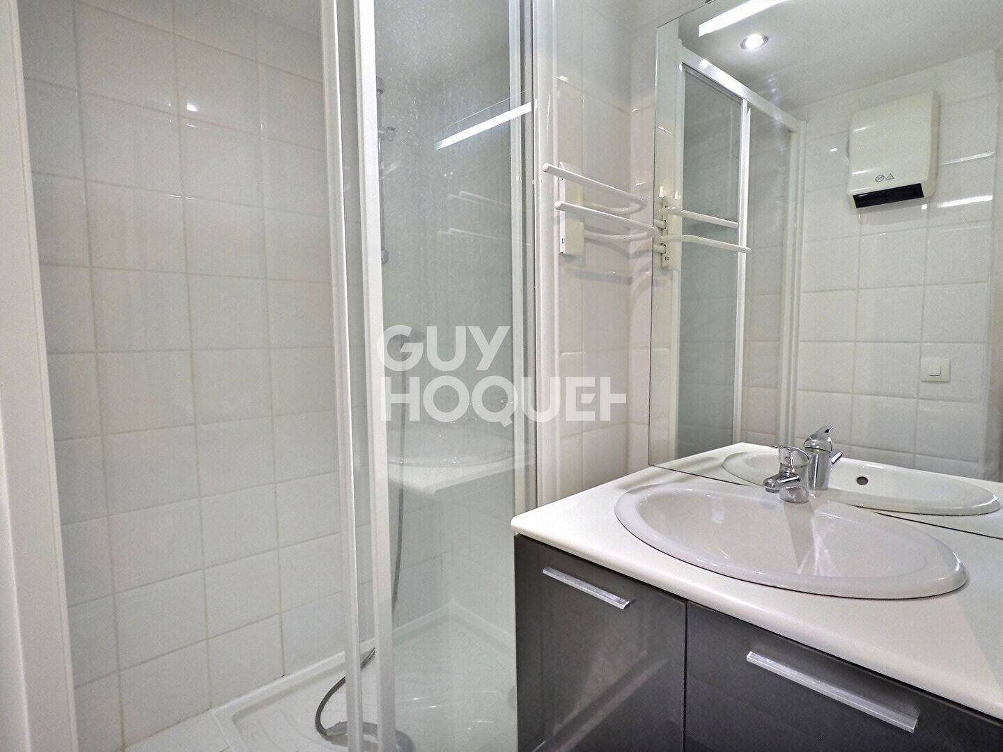 Appartement à louer, 27m², Marseille 5ème