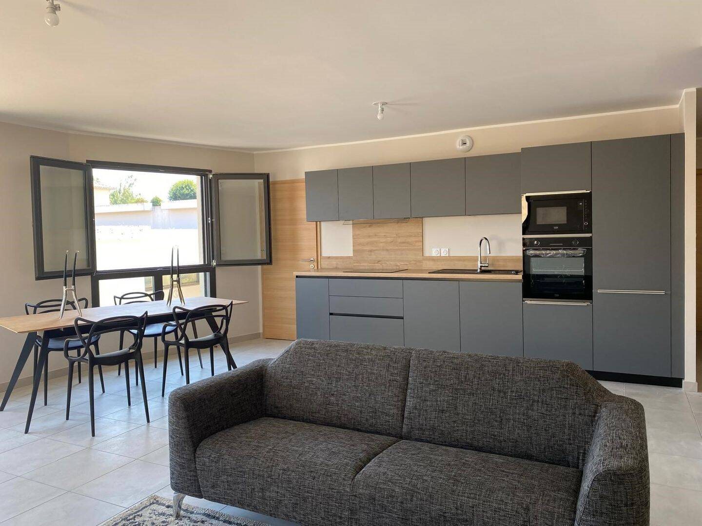 Appartement à louer, 93m², Charly