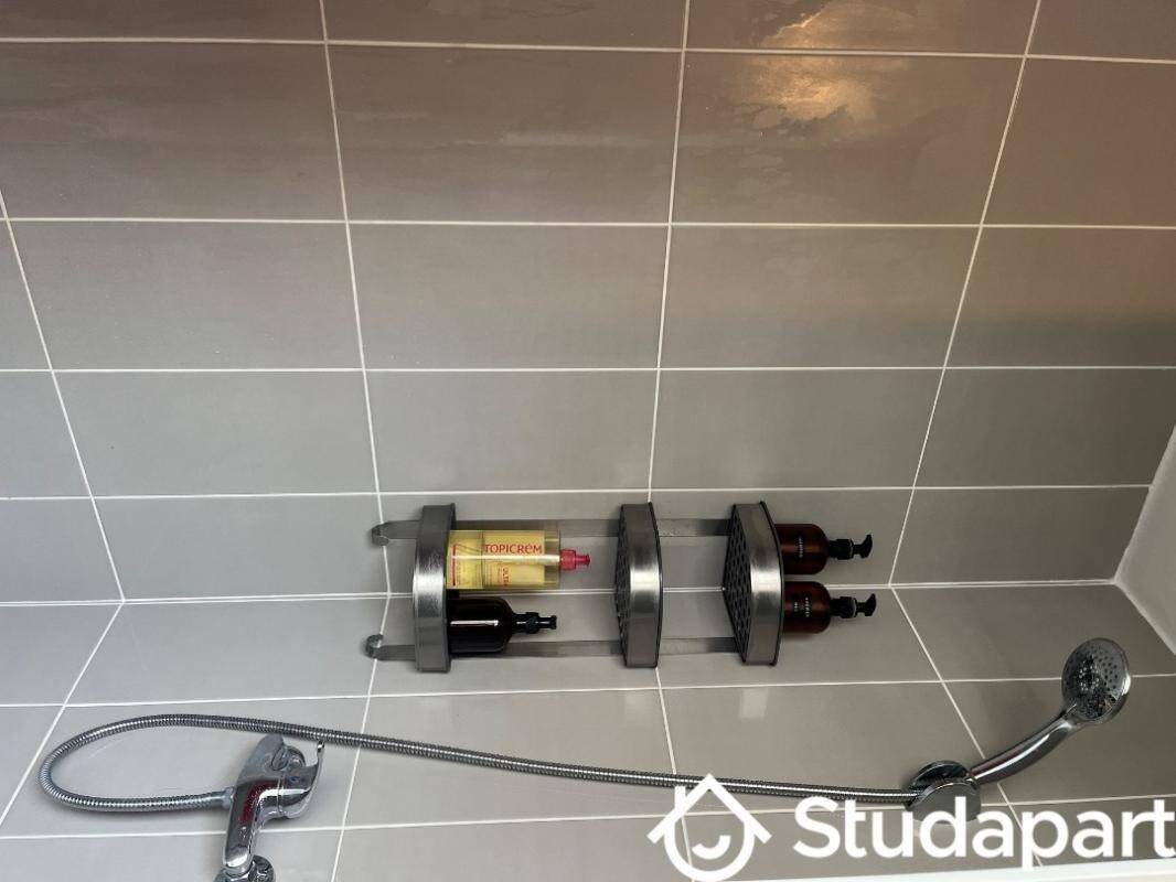 Maison à louer, 17m², Paris 18ème