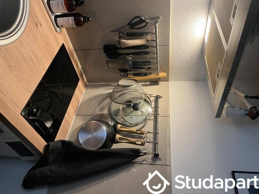 Maison à louer, 17m², Paris 18ème