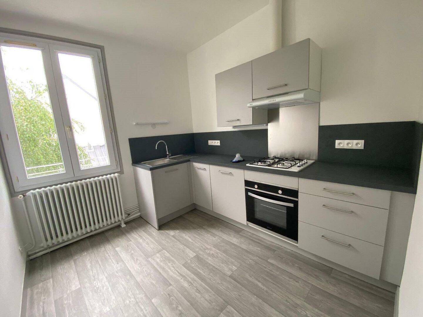 Maison à louer, 72m², Tours