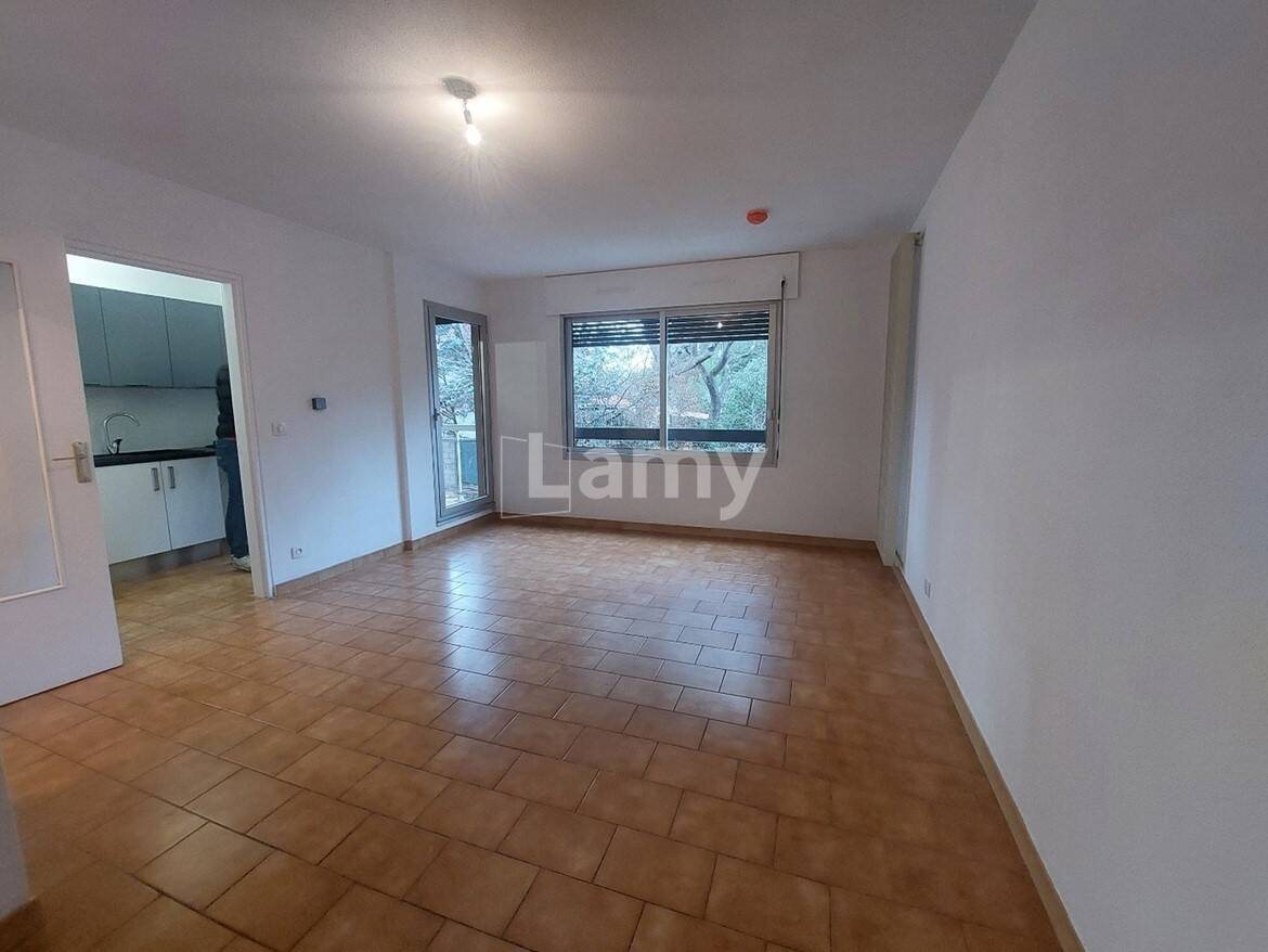 Appartement à louer, 30m², Nîmes