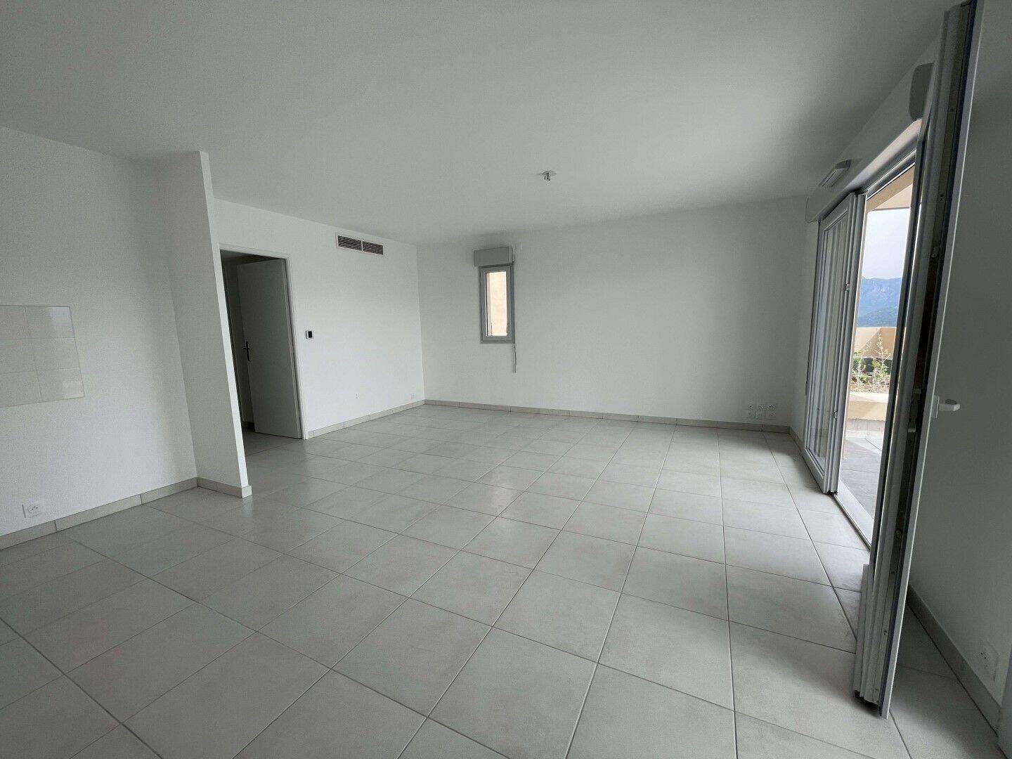 Maison à louer, 79m², Châteauneuf-Villevieille