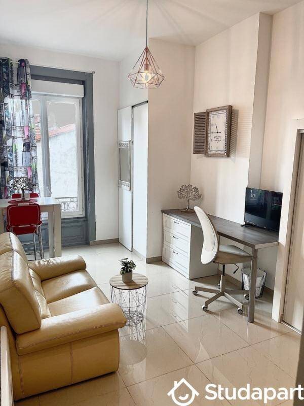 Appartement à louer, 28m², Saint-Etienne