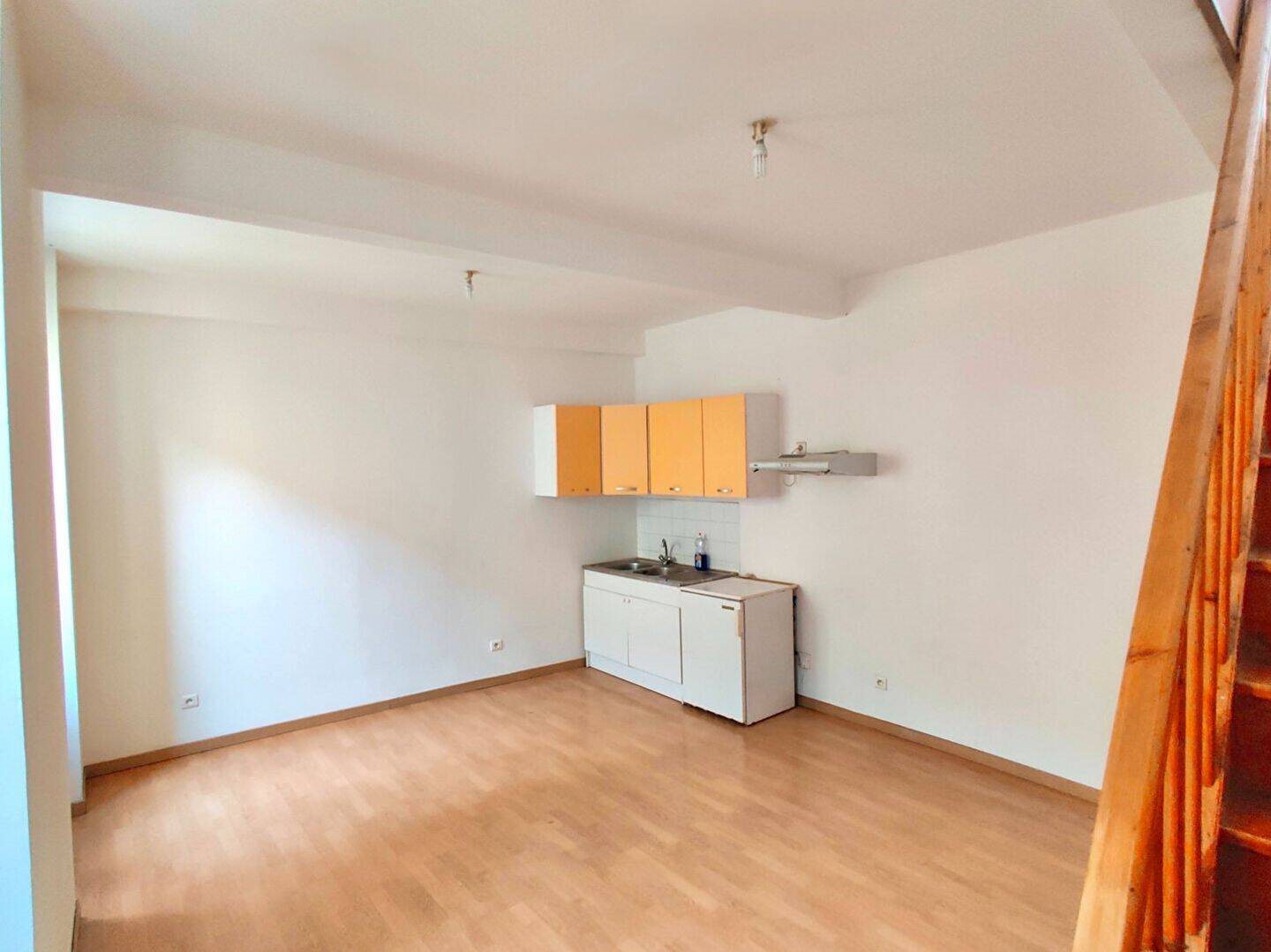 Appartement à louer, 37m², Nîmes