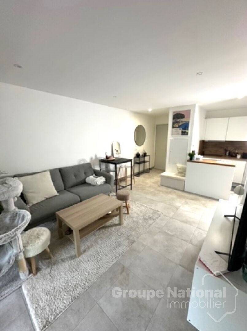 Appartement à louer, 42m², Eyguières