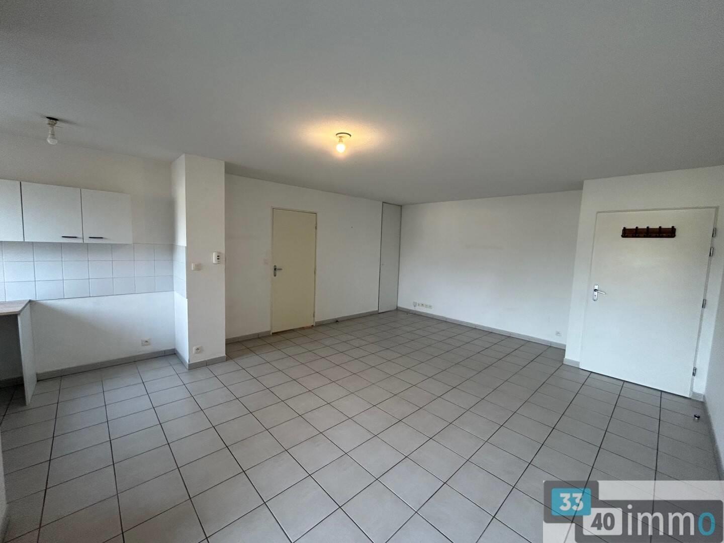 Appartement à louer, 47m², Salles