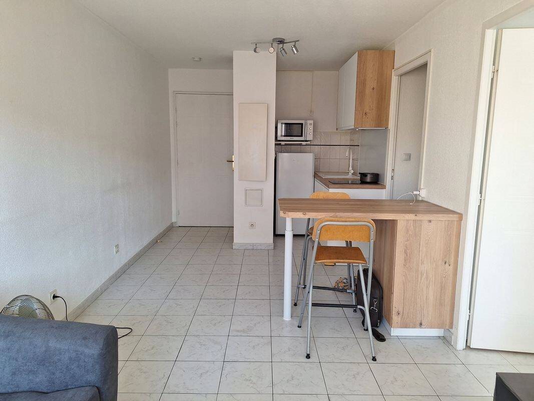 Appartement à louer, 35m², Marseille 8ème