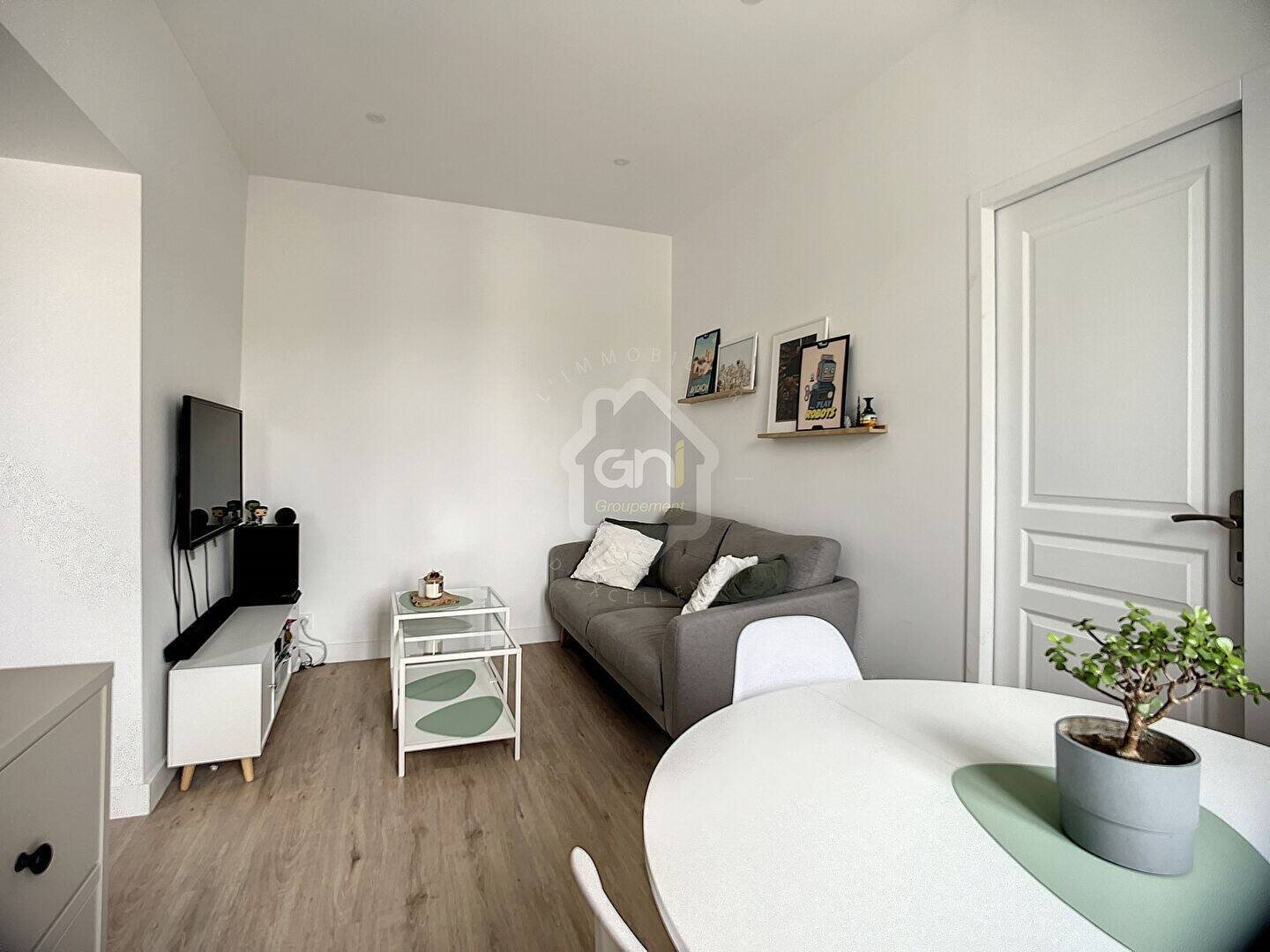 Appartement à louer, 36m², Sénas