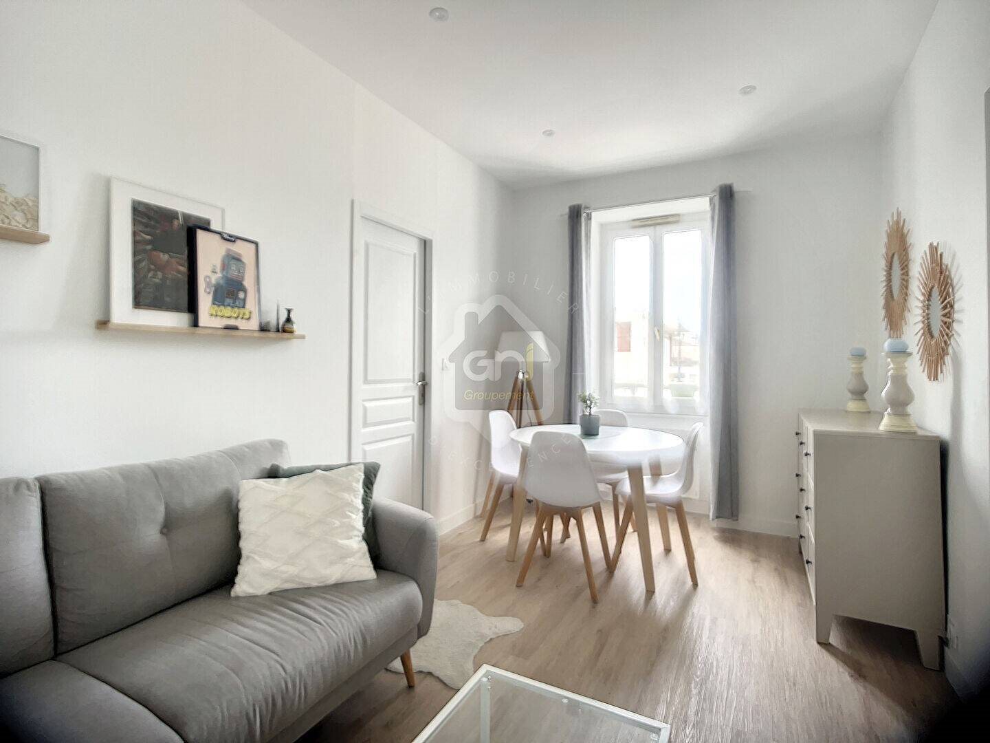 Appartement à louer, 36m², Sénas
