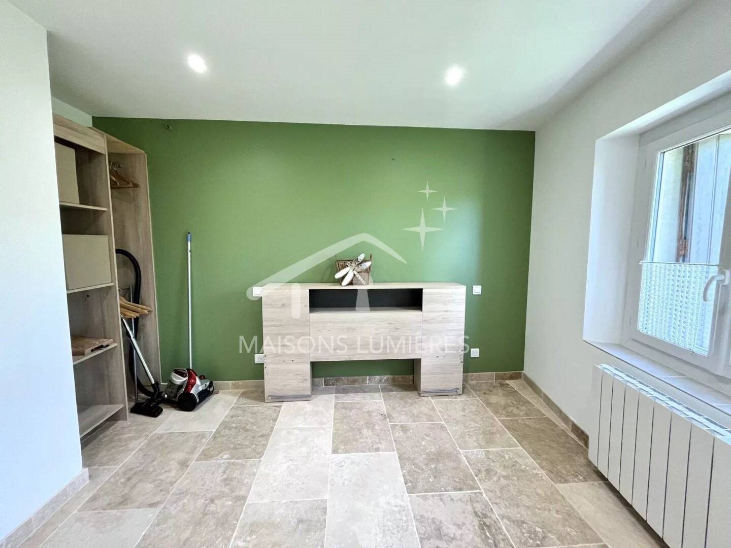 Maison à louer, 29m², Saint-Martin-de-Castillon