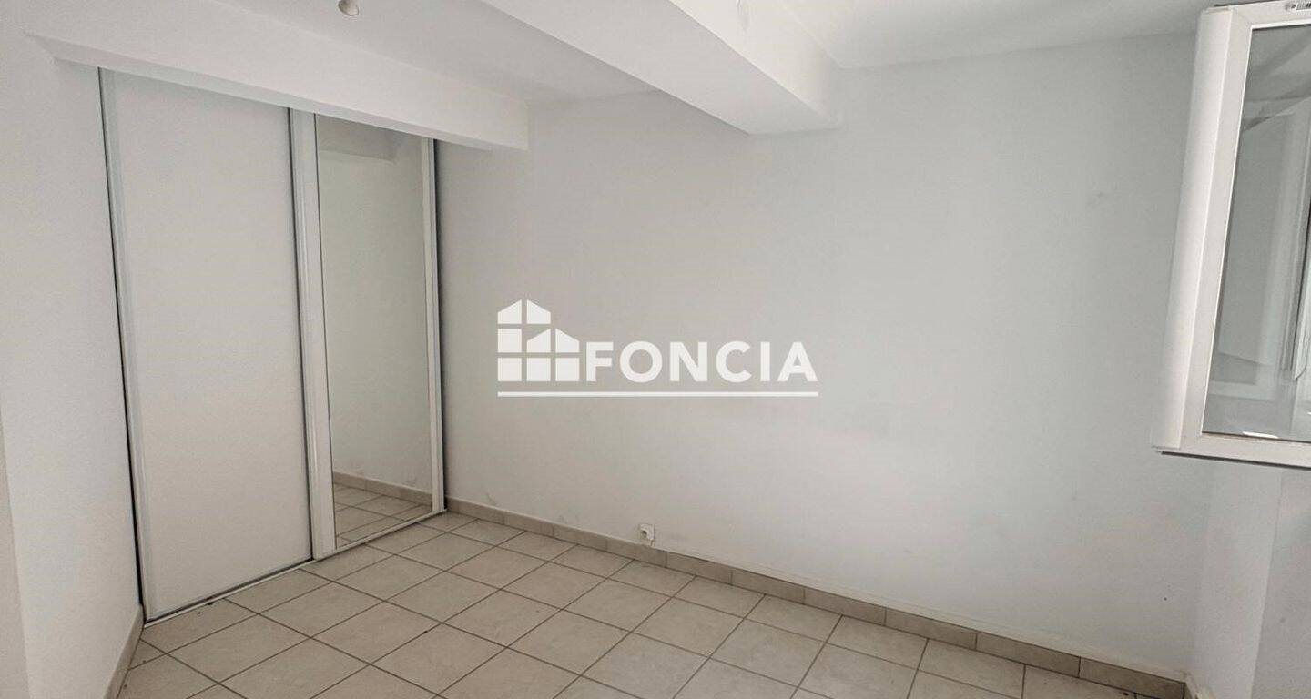 Appartement à vendre, 57m², Mézel