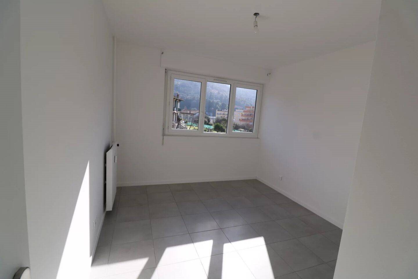 Appartement à louer, 76m², La Trinité